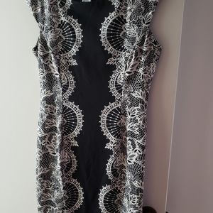 EUC Sz.10 Maggy Dress, Black & White.Extremely Flattering!Side zip.Fully lined.